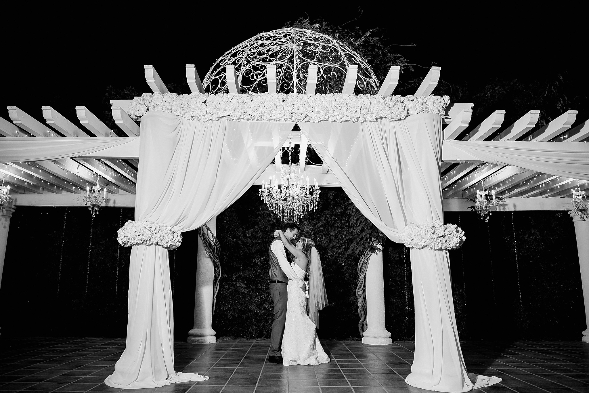 View More: http://jaimedavisphoto.pass.us/amandabrandonmarried